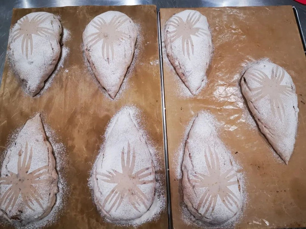 红酒种无花果面包