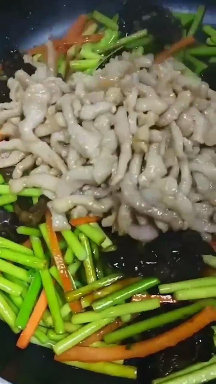 鱼香肉丝怎么做