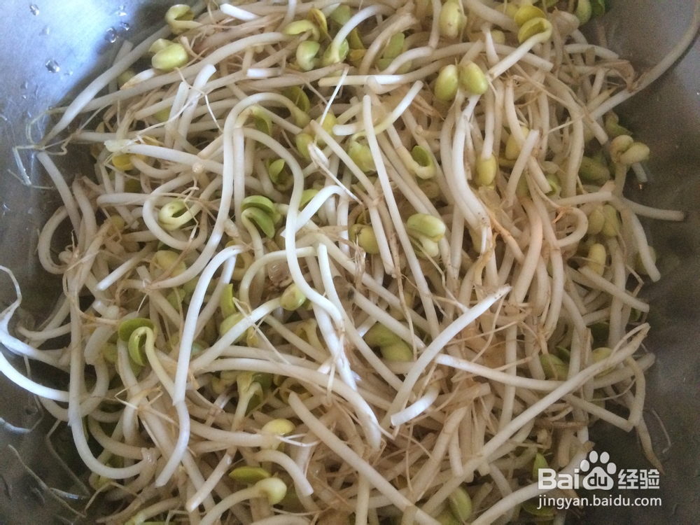 豆芽瘦肉蒸面条的做法