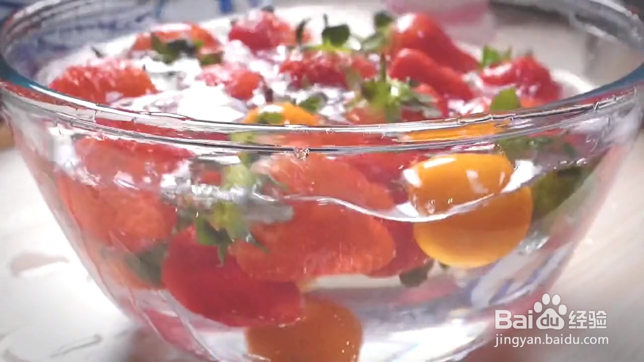 如何制作草莓牛奶布丁？