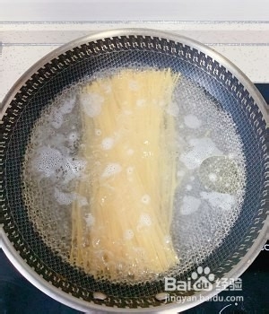黑胡椒肥牛炒意大利面