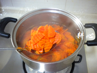 甘笋腐竹炒鲜鱿