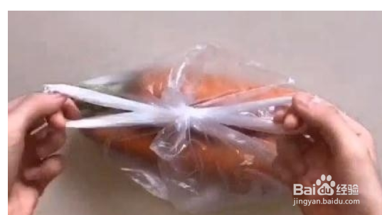 手链活结打法一拉收紧