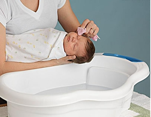 如何给宝宝洗澡？