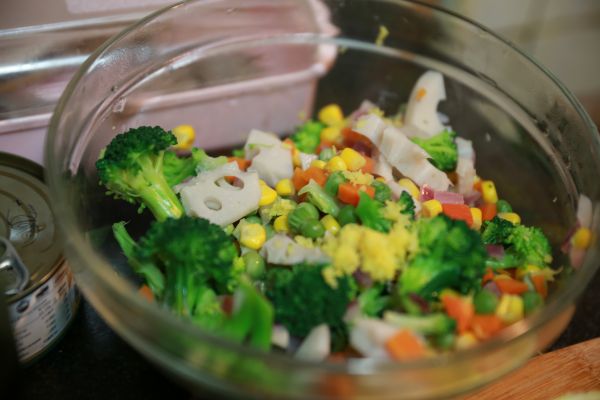 香柠煎三文鱼配美味沙拉