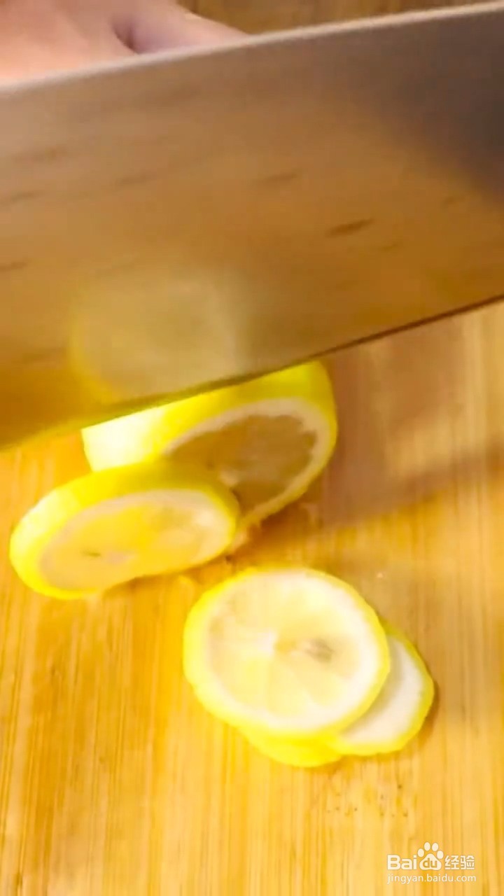 如何自制美味好吃的家常凉拌鸡爪
