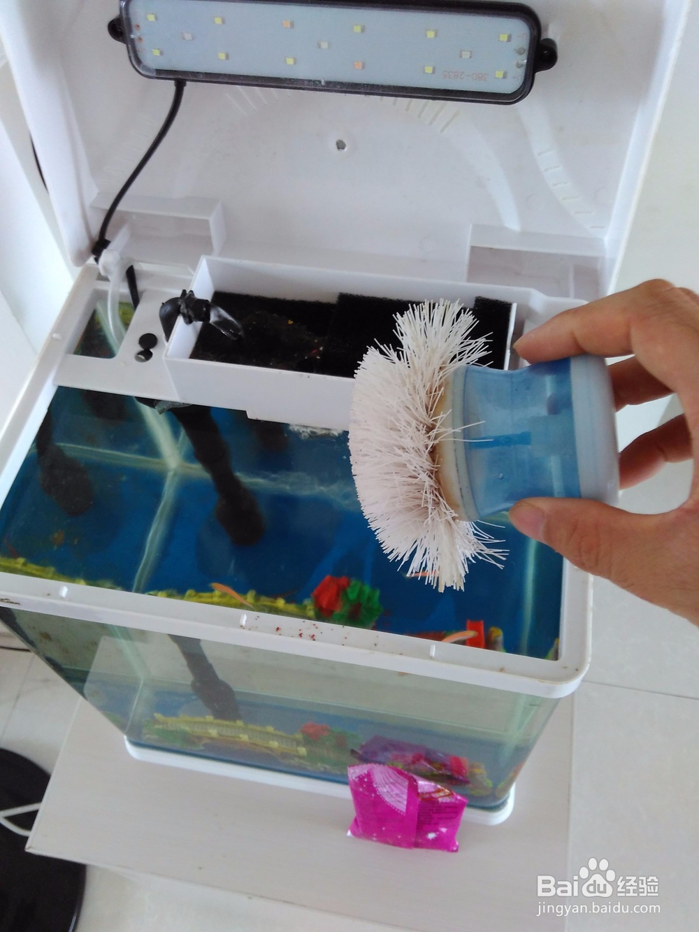 鱼缸的自动清洗方法,省时省力。