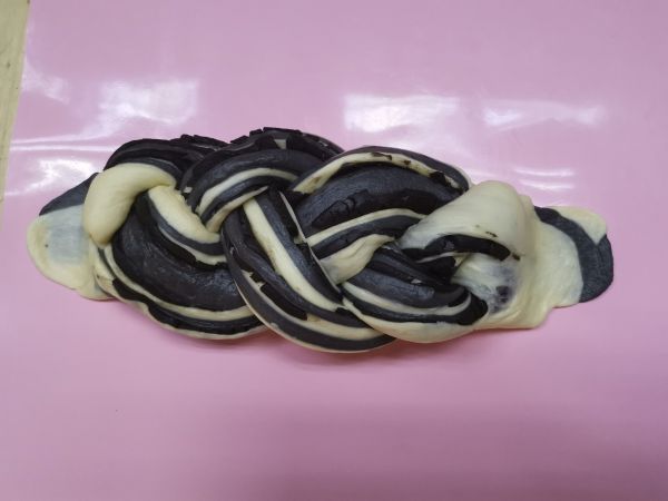 黑芝麻炼乳吐司