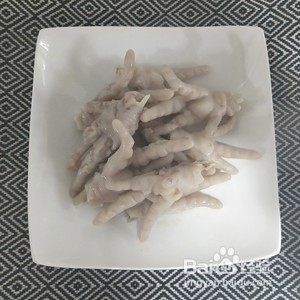 鸡爪和什么一起烧好吃