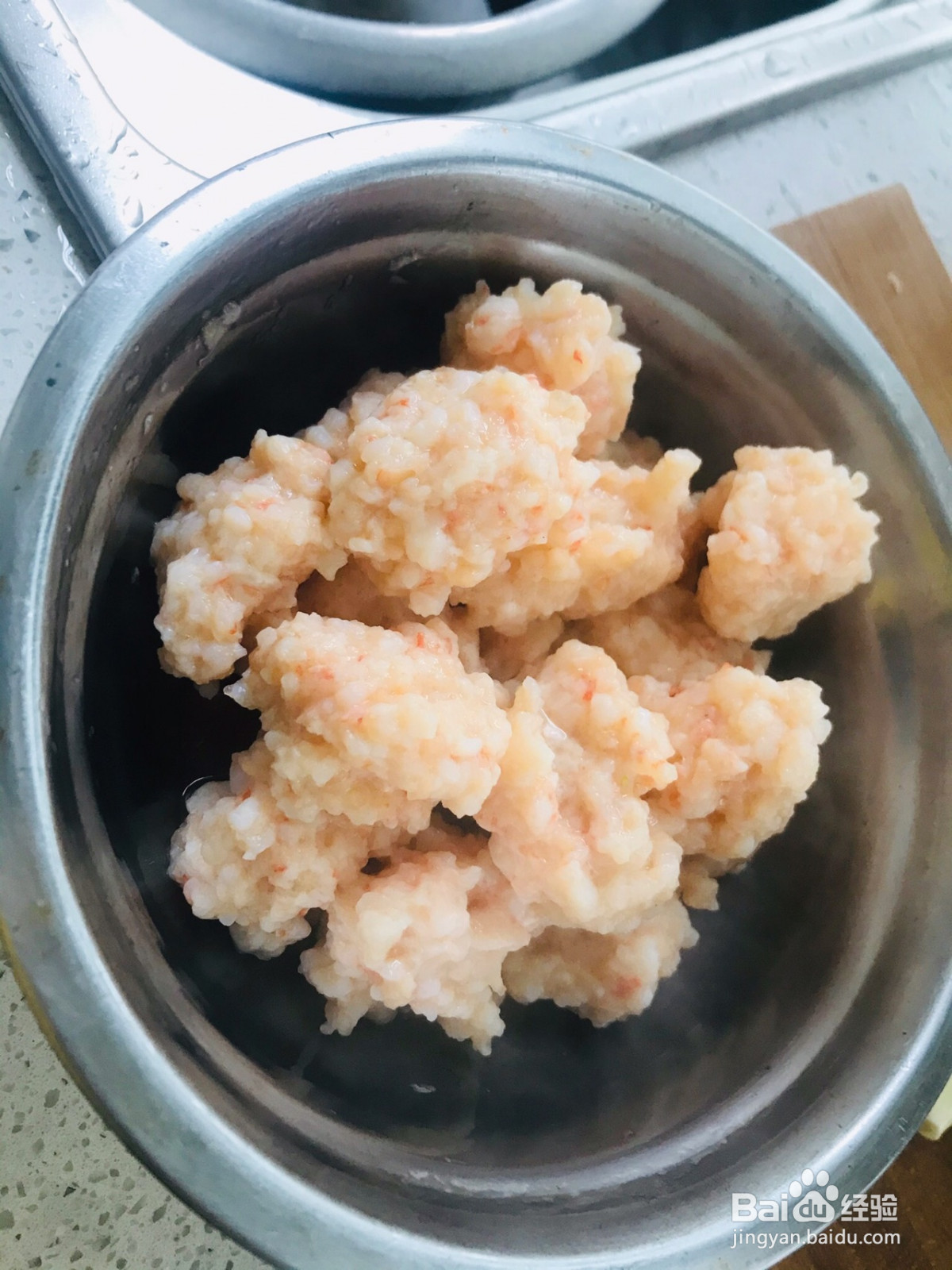 西兰花炒虾滑的做法