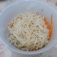 胡萝卜拌金针菇