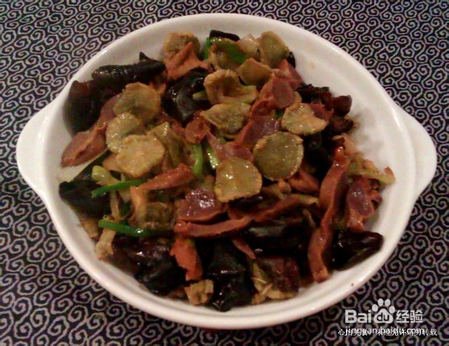 鸡肫炒莴笋干