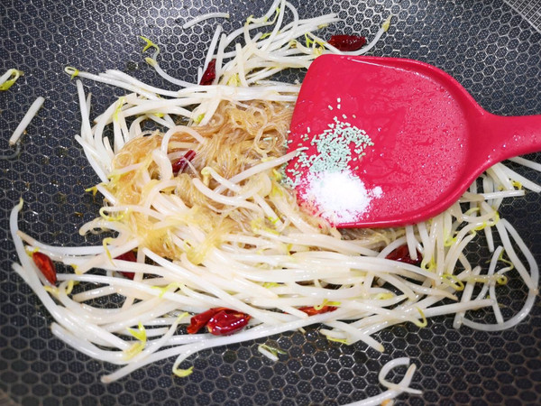 韭菜豆芽炒粉丝