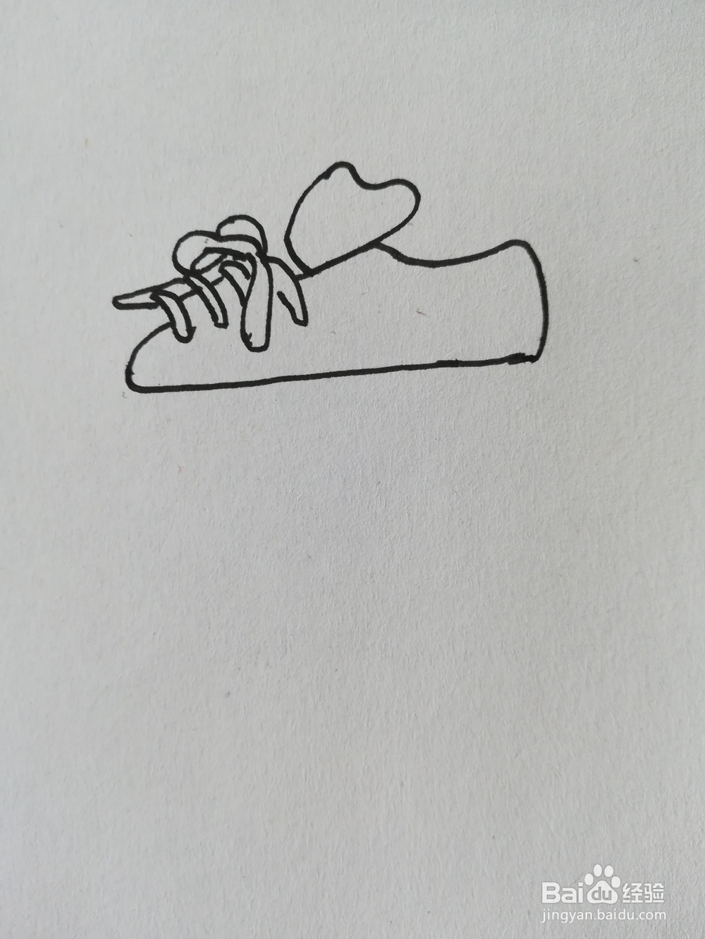 怎么画耐克鞋简笔画，耐克鞋简笔画