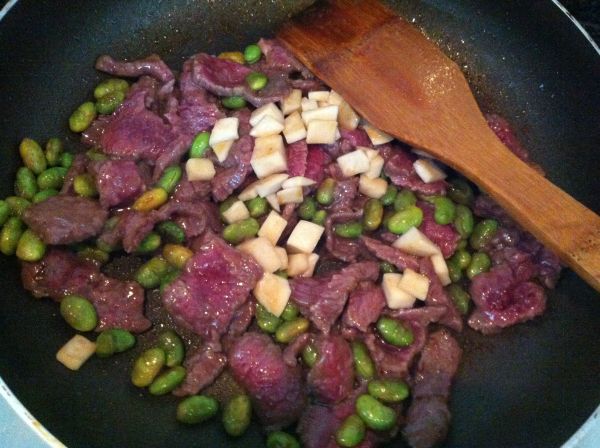 牛肉毛豆南瓜盅