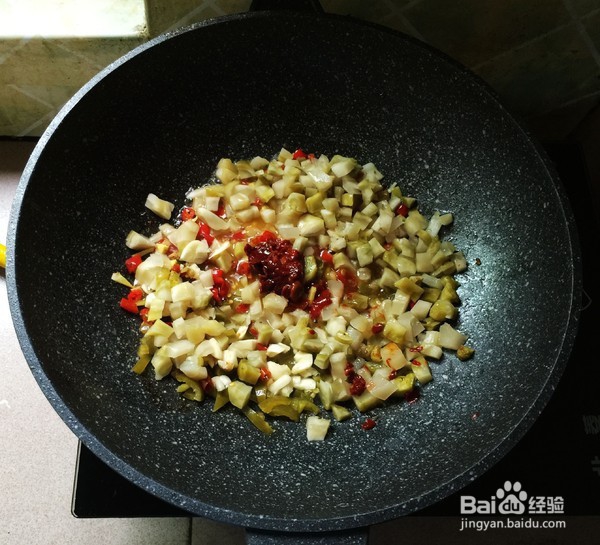 泡儿菜烧草鱼的做法