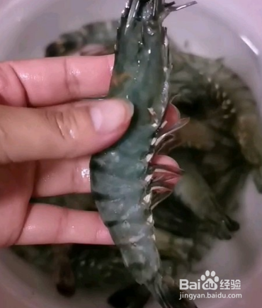简单的奥尔良黑虎虾