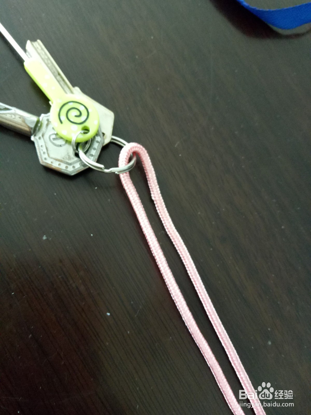 教大家如何用花绳编钥匙扣