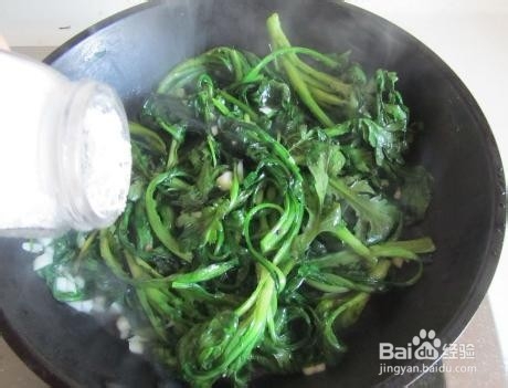 爆炒蒜蓉蚝油茼蒿菜