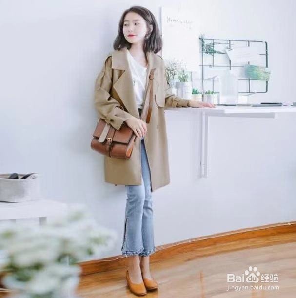 风衣如何搭阔裤?身高不同选择不同。