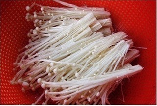 教你制作凉拌金针菇