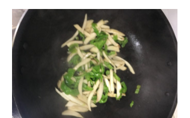 怎么做杏鲍菇干切牛肉炒辣椒
