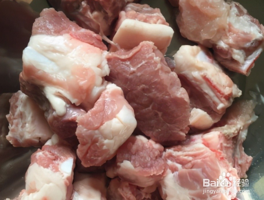 家庭自制土豆炖排骨