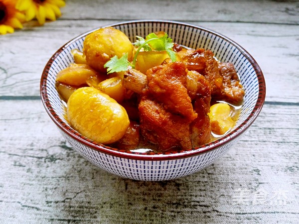 板栗排骨煲的做法