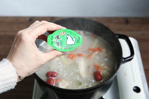 金猪送福煲鸡汤的做法