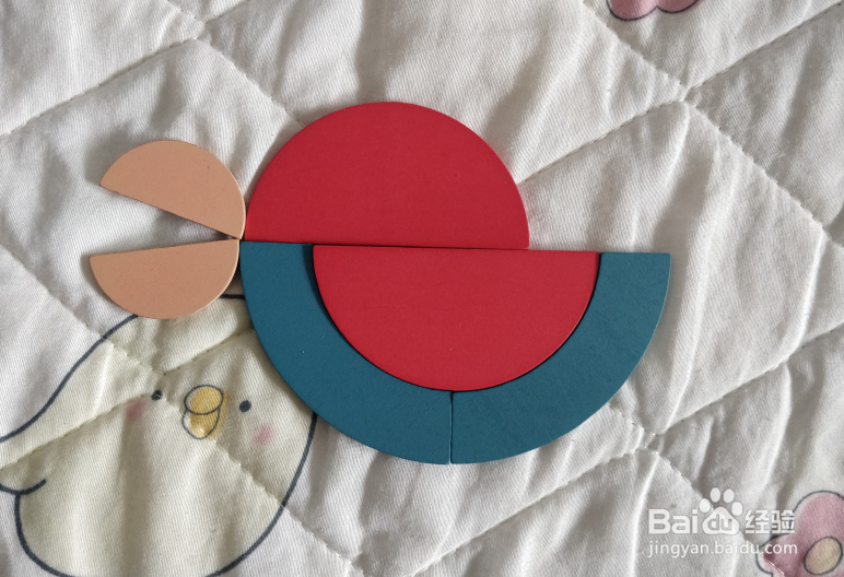 用幼儿积木怎么拼一只站着歌唱的鸟儿？