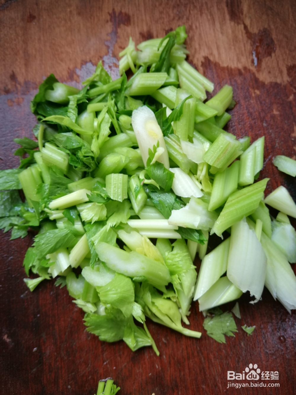 一个人的美食芹菜拌鸡胗