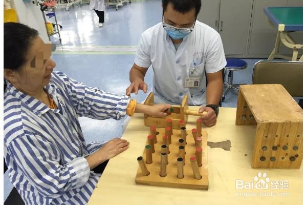 高龄老人喝水困难怎么办