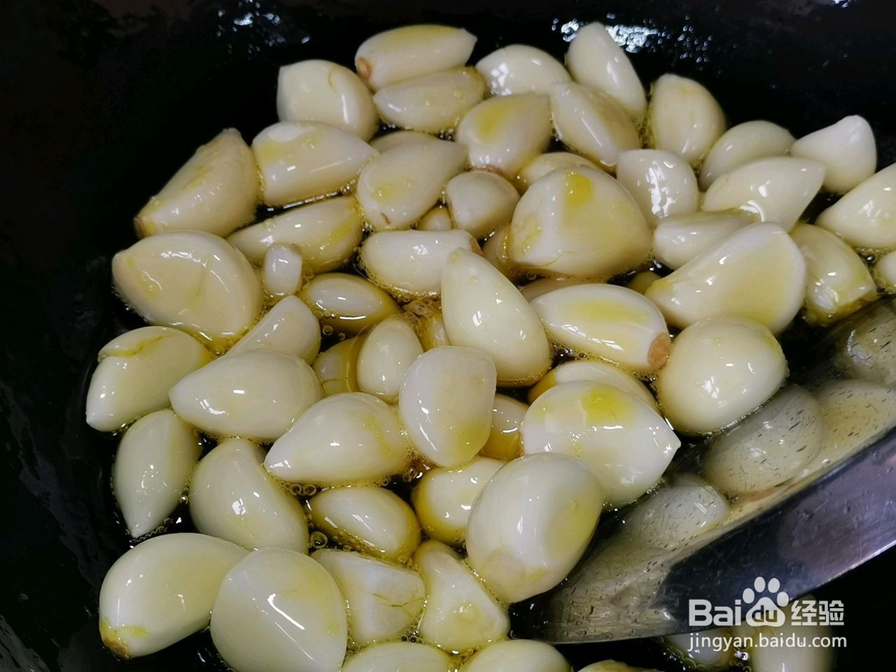 蒜子瓦块鱼炖豆腐的做法