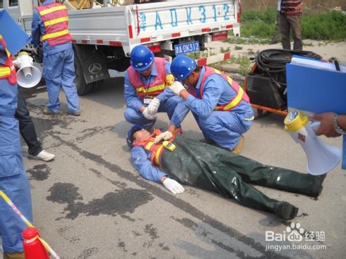 如何帮助中毒的人