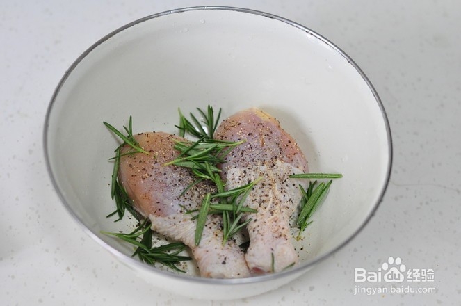 如何做烤蔬菜鸡腿？