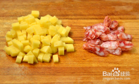 如何做蔬菜鸡蛋焖米饭