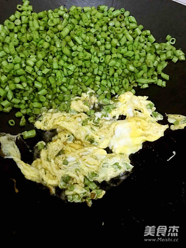 豆角炒鸡蛋的做法