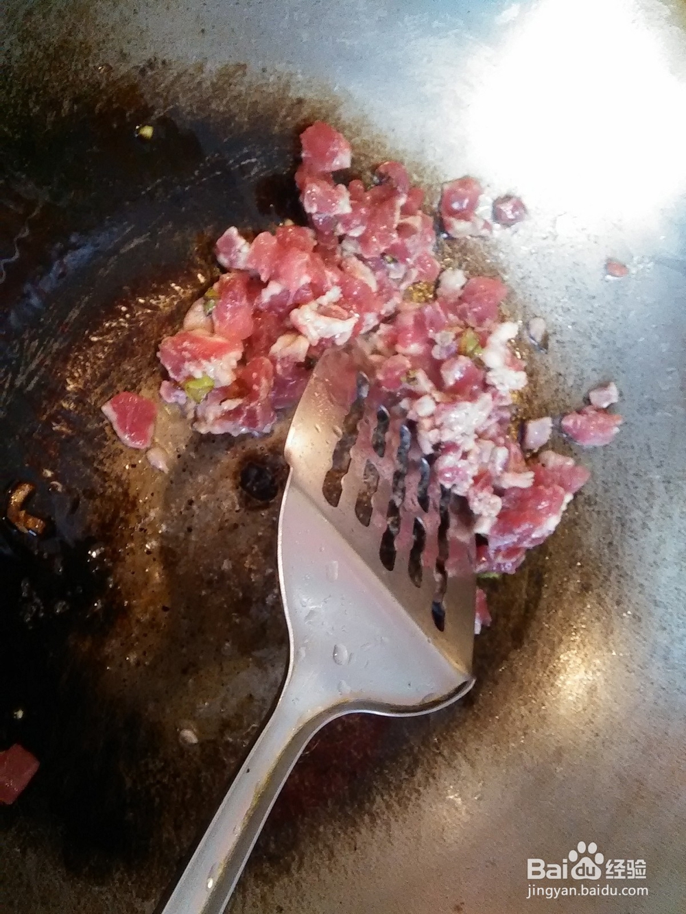 分享超简单超快速的炸酱面制作方法喽