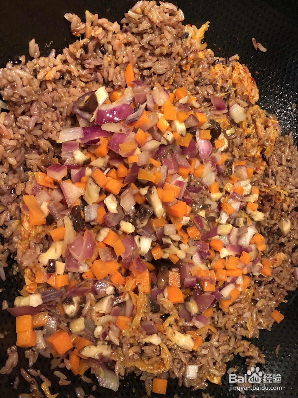 百吃不厌的辣白菜炒饭