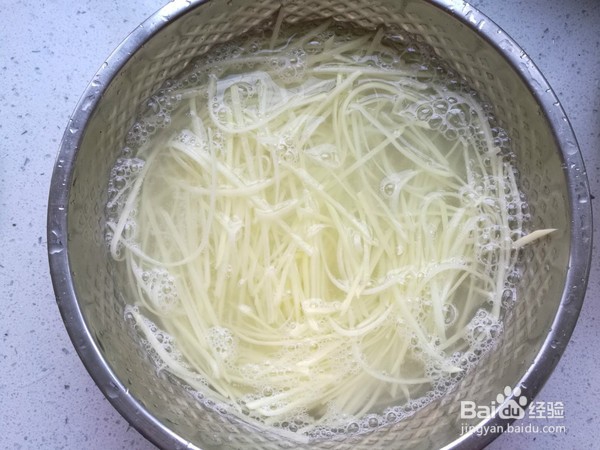 酸辣土豆丝的做法