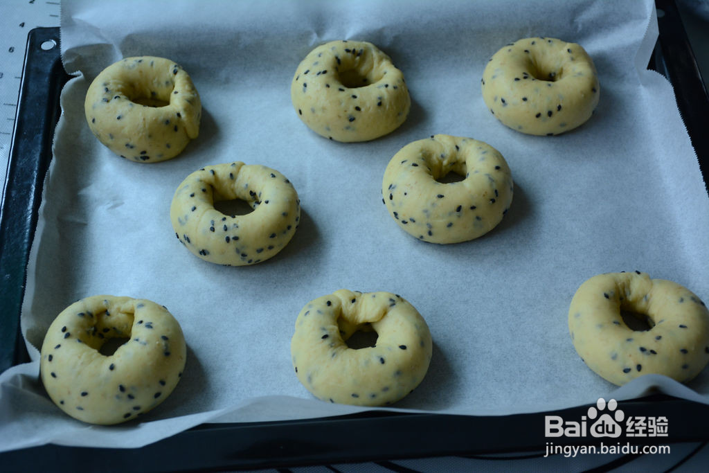 黑芝麻贝果三明治的做法