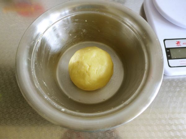 卡仕达酱蜜桃派