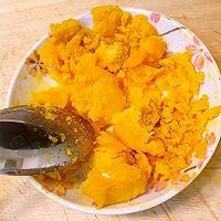 怎样制作冬日里暖暖的蛋黄焗南瓜