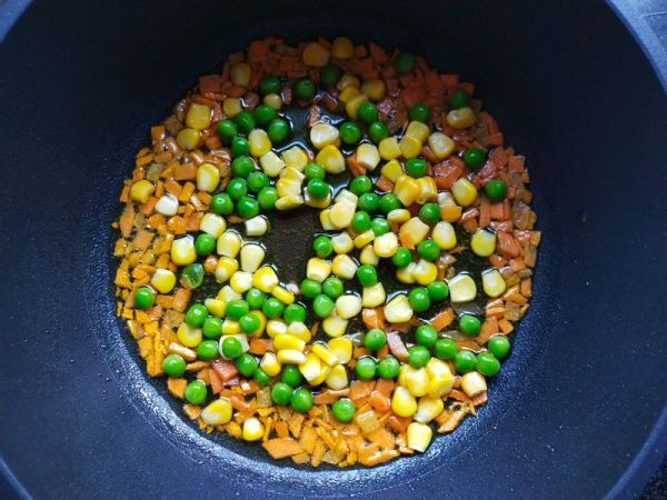 青豆玉米蛋炒饭