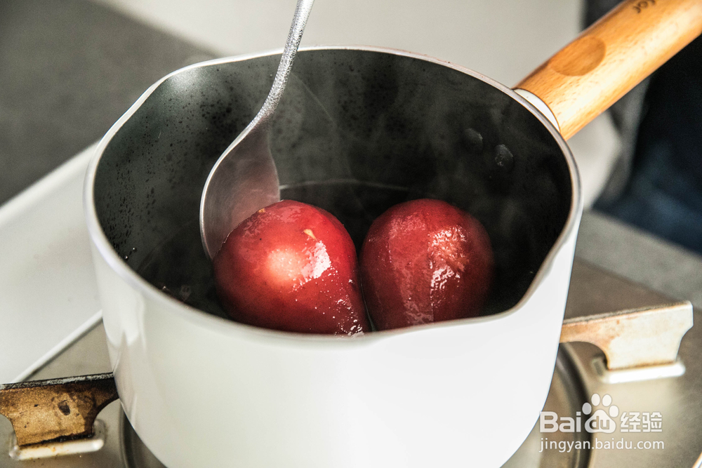 怎么做红酒啤梨配香煎三文鱼?