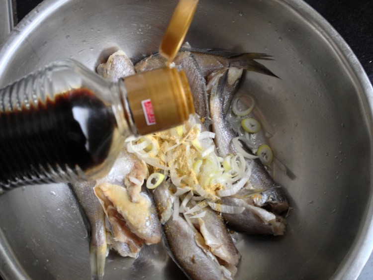 黄花鱼还能这样做？香酥可口的黄花鱼好吃的停不下来