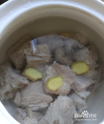 莲藕排骨汤--美食教程