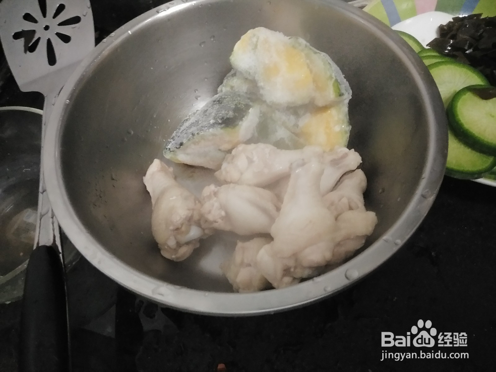 鸡腿肉炖倭瓜萝卜