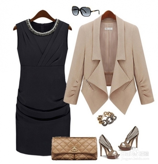 米色长裙配什么上衣