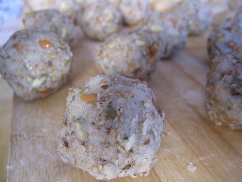 中秋节美食大盘点:好吃五仁月饼自己做,健康又营养